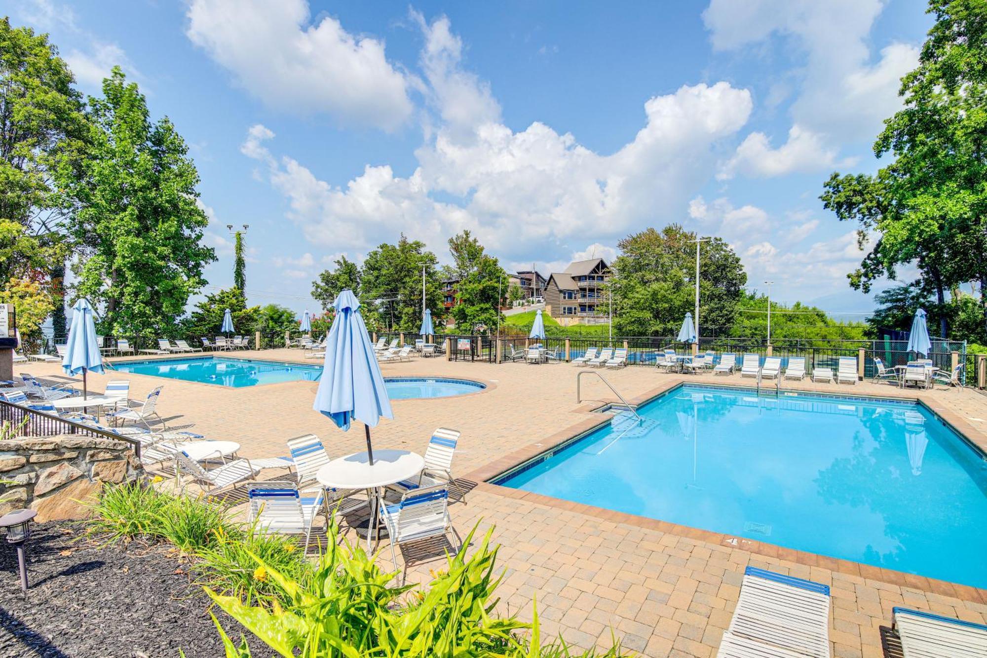 Gatlinburg Vacation Rental Balcony With Hot Tub! Buitenkant foto