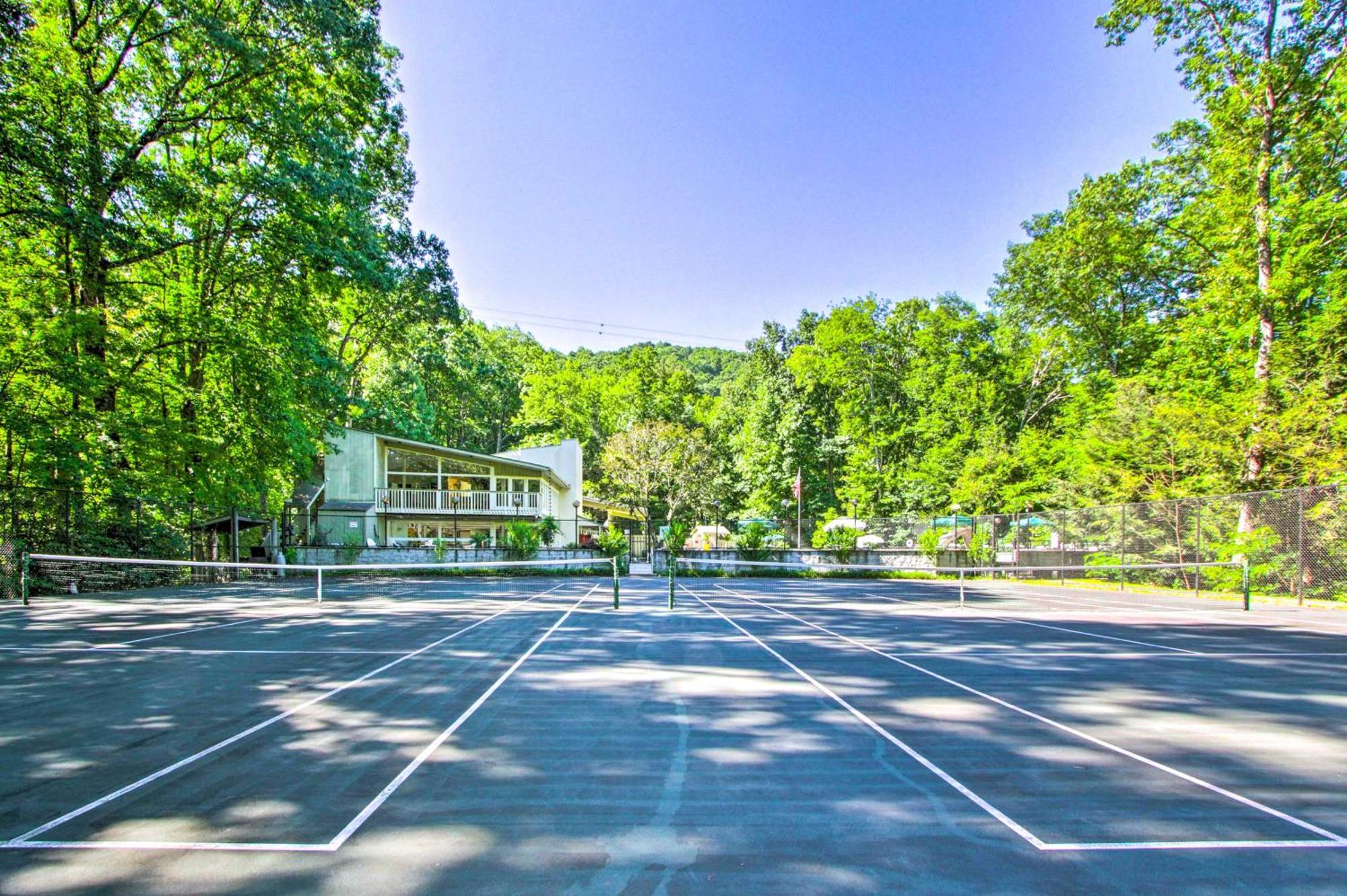 Gatlinburg Vacation Rental Balcony With Hot Tub! Buitenkant foto